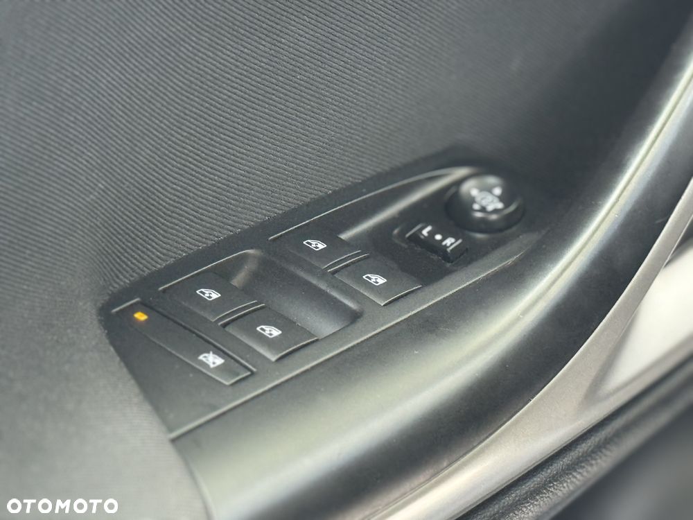 Opel Astra 1.6 CDTI Dynamic S&S - 35