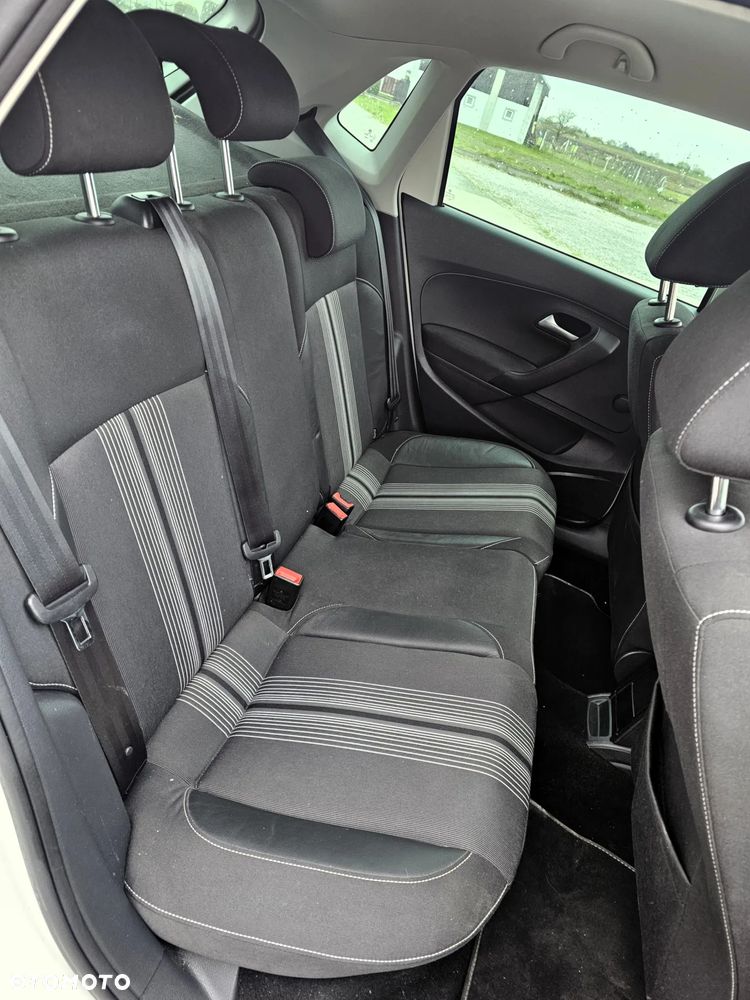 Volkswagen Polo 1.2 TSI MATCH - 10