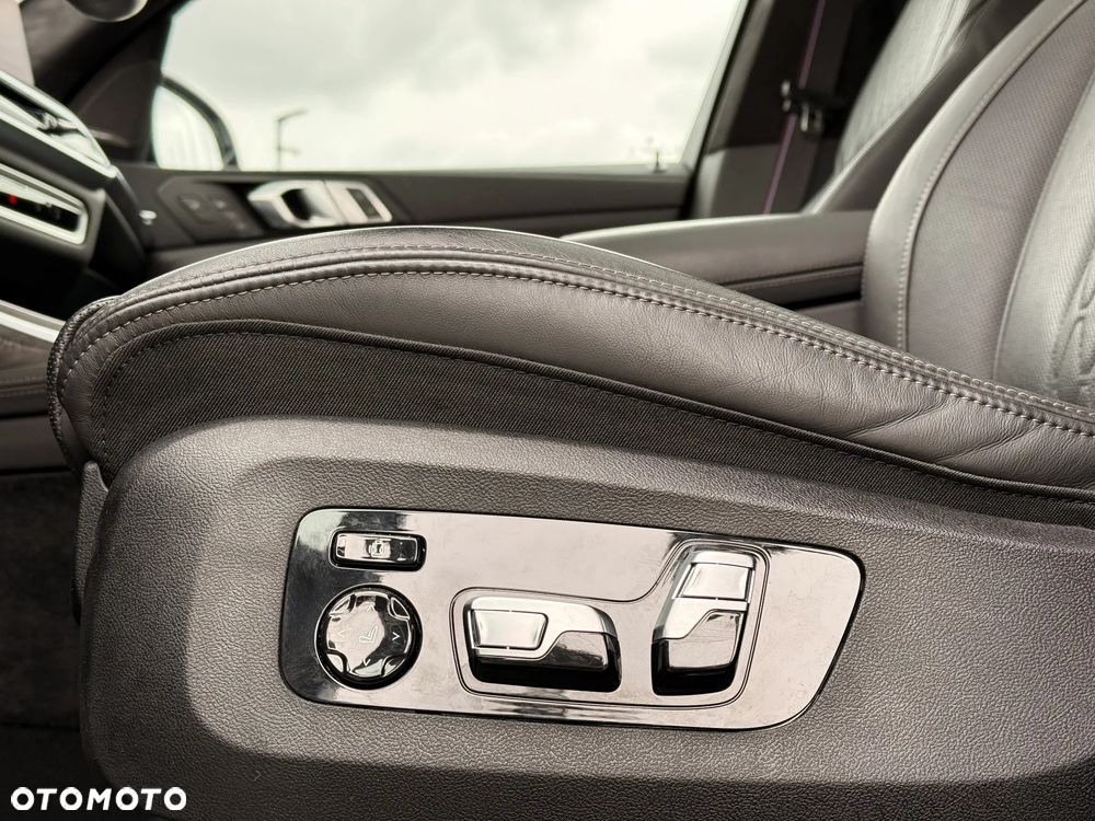 BMW X7 xDrive40d - 28