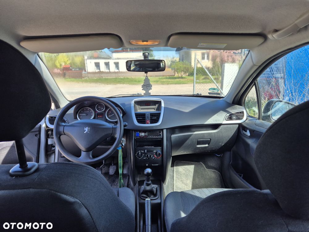 Peugeot 207 - 7
