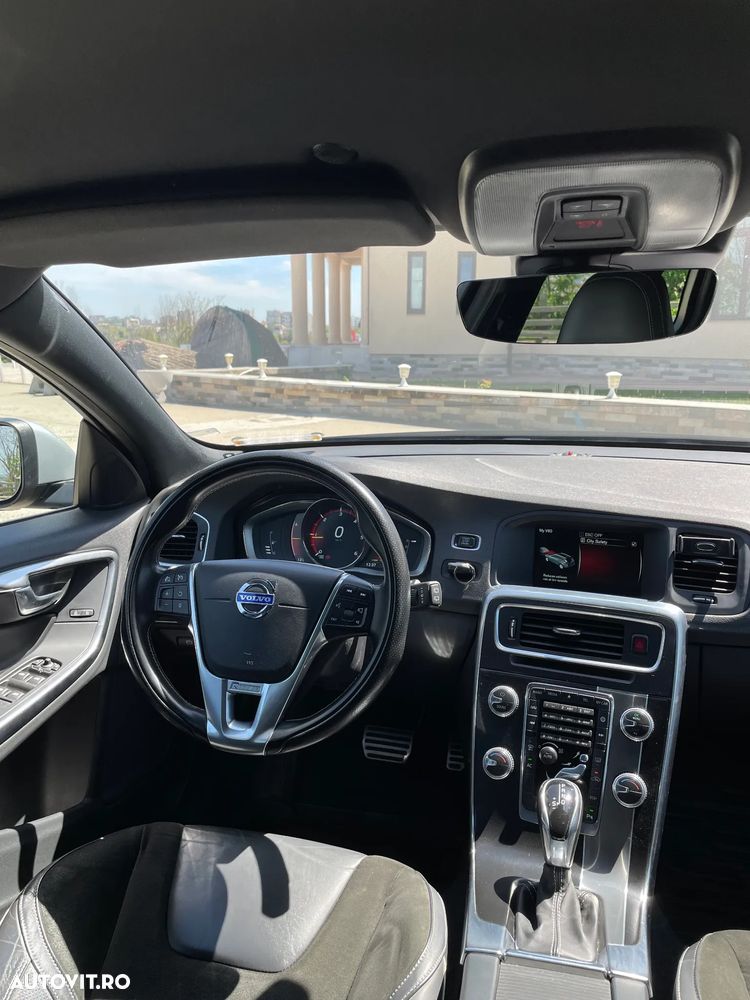 Volvo V60 D3 Geartronic RDesign - 11