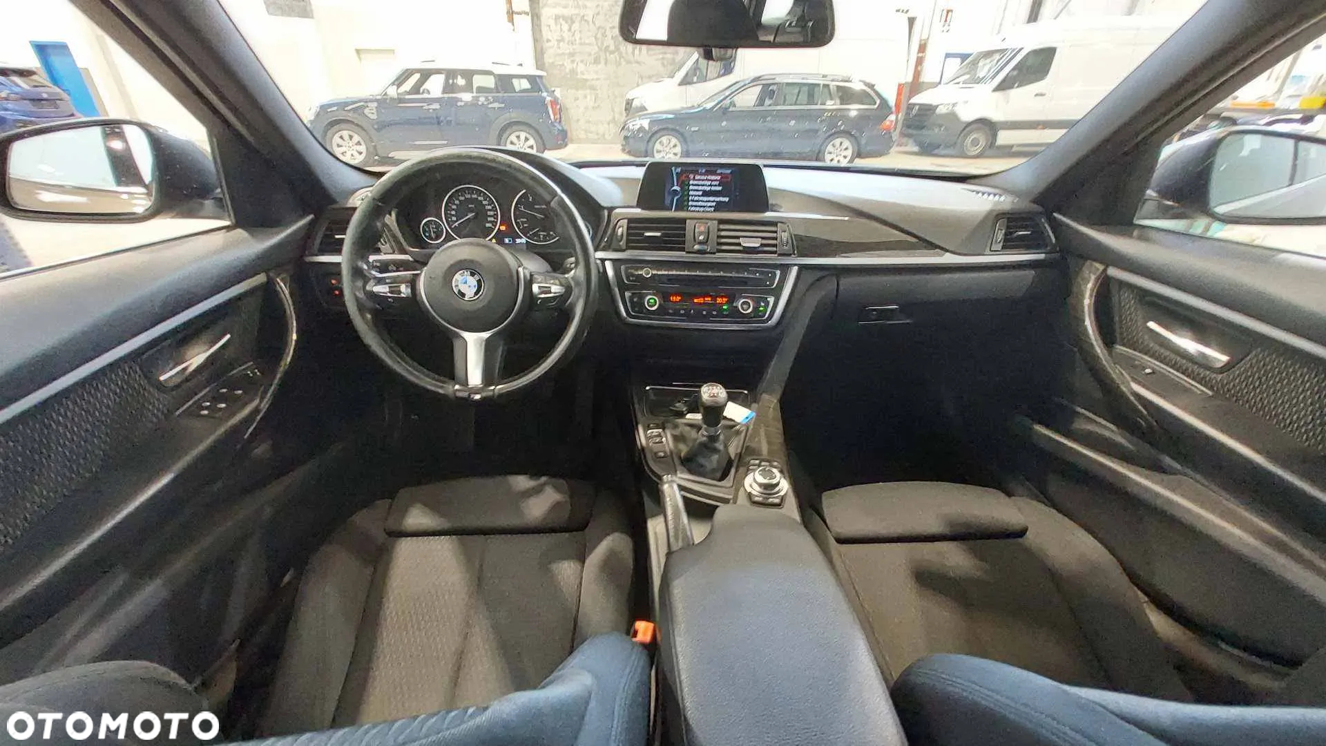 BMW Seria 3 320d Touring Luxury Line - 9