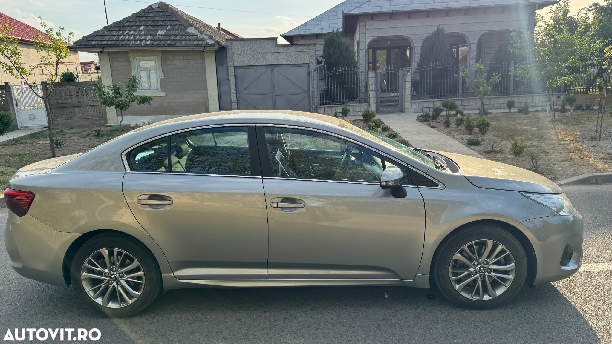 Toyota Avensis 2.0 D-4D Executive - 2