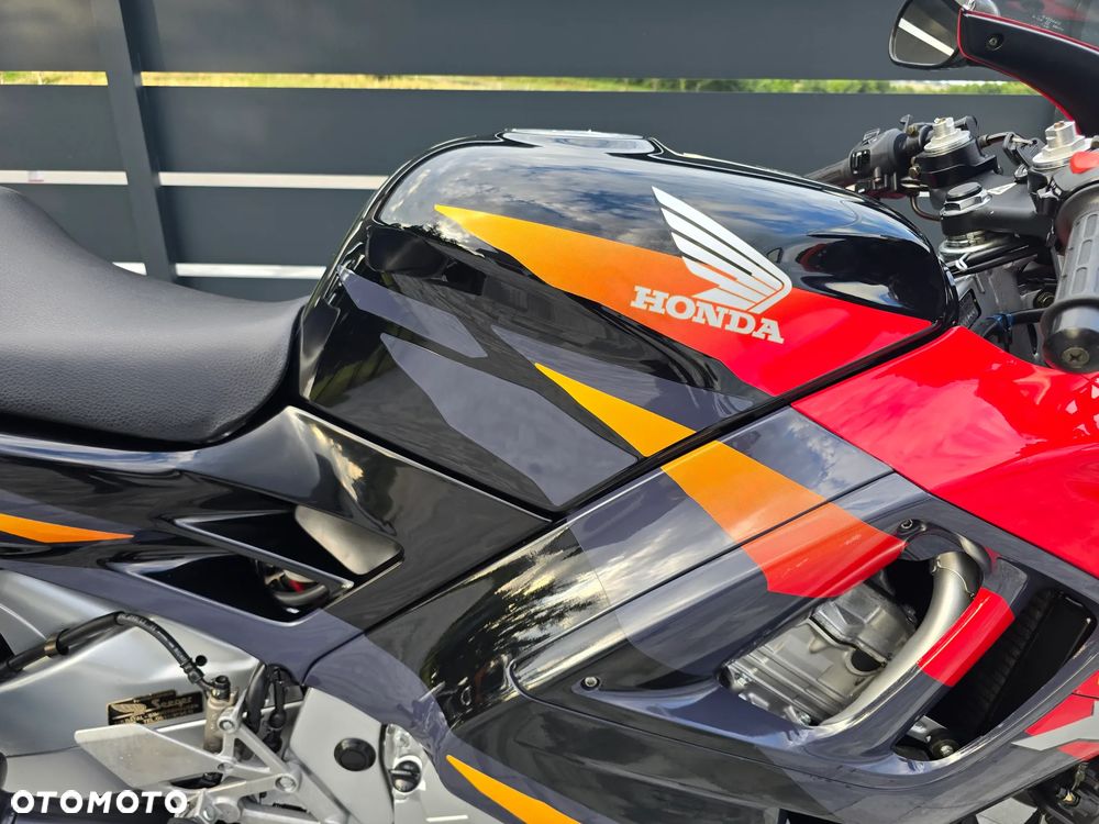 Honda CBR - 11