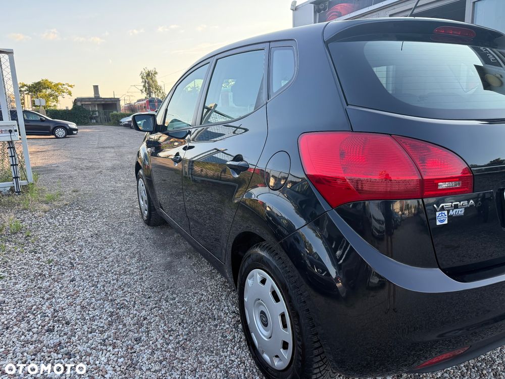 Kia Venga - 12