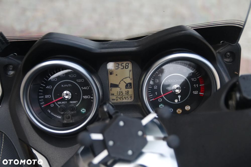 Yamaha X-max - 5