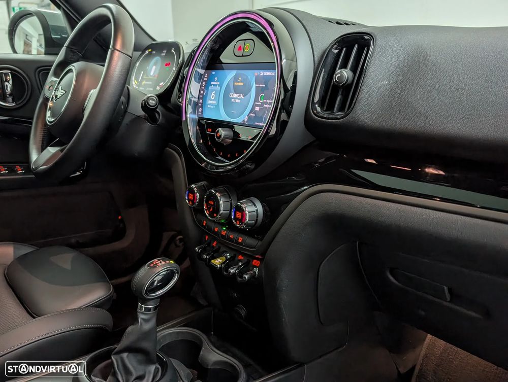 MINI Countryman Cooper SE ALL4 Classic Auto - 4