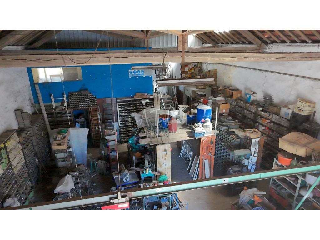 Armazém com 250 m² de Construção e Terreno de 585 m² | Excelente Po... - Grande imagem: 4/16