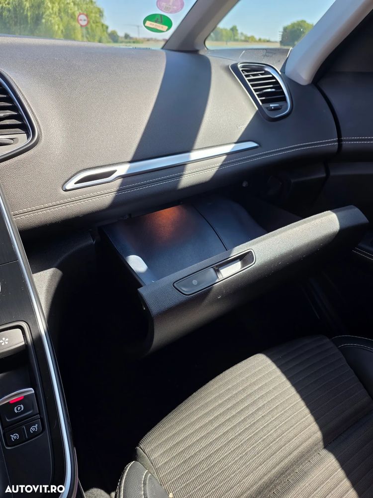 Renault Scenic - 25
