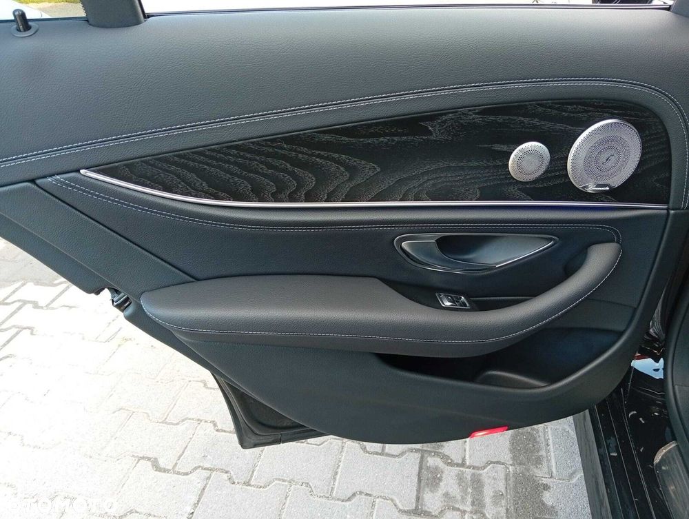 Mercedes-Benz Klasa E 220 d 4-Matic AMG - 27