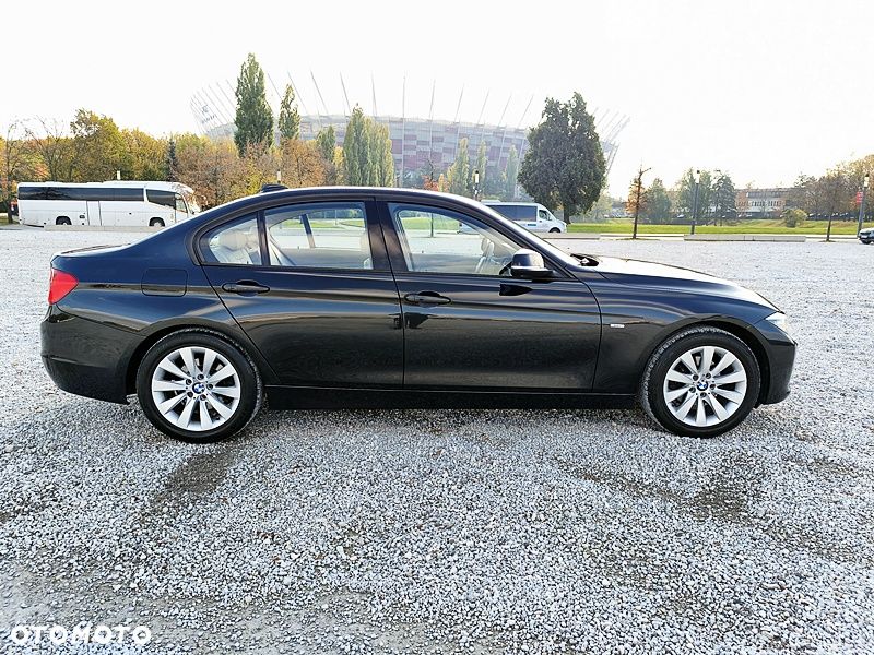 BMW Seria 3 320i Modern Line - 15