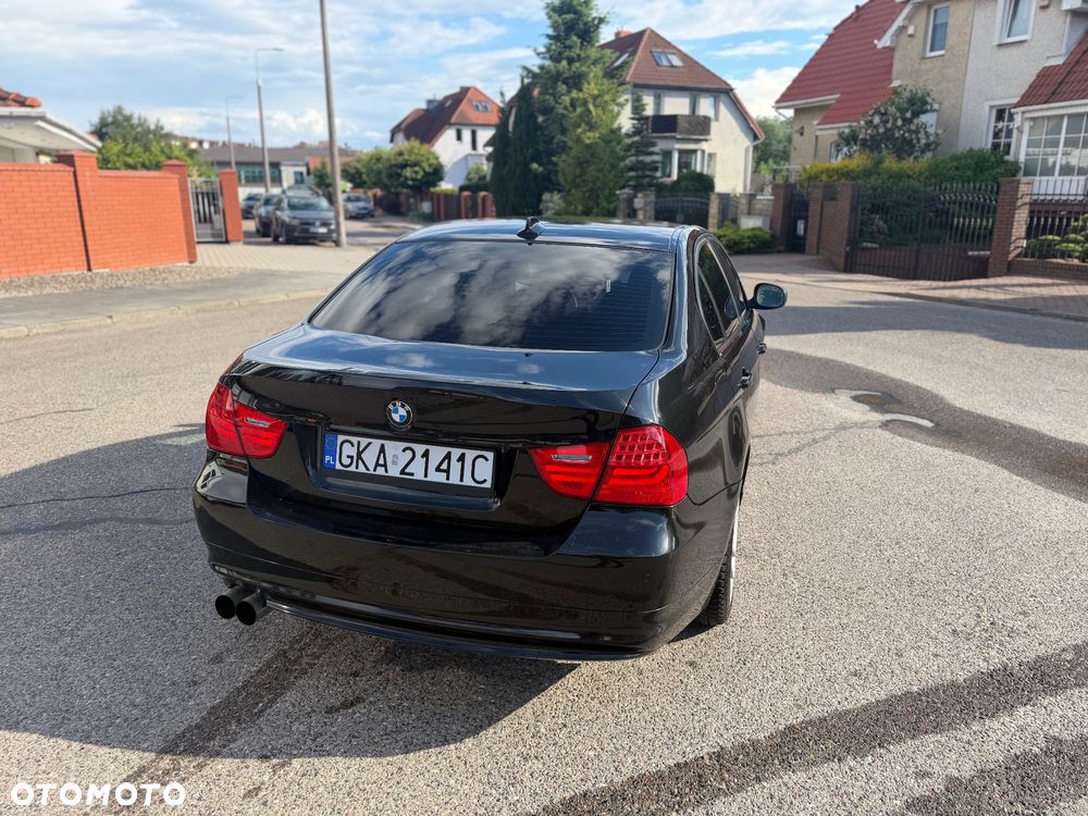BMW Seria 3 318i - 6