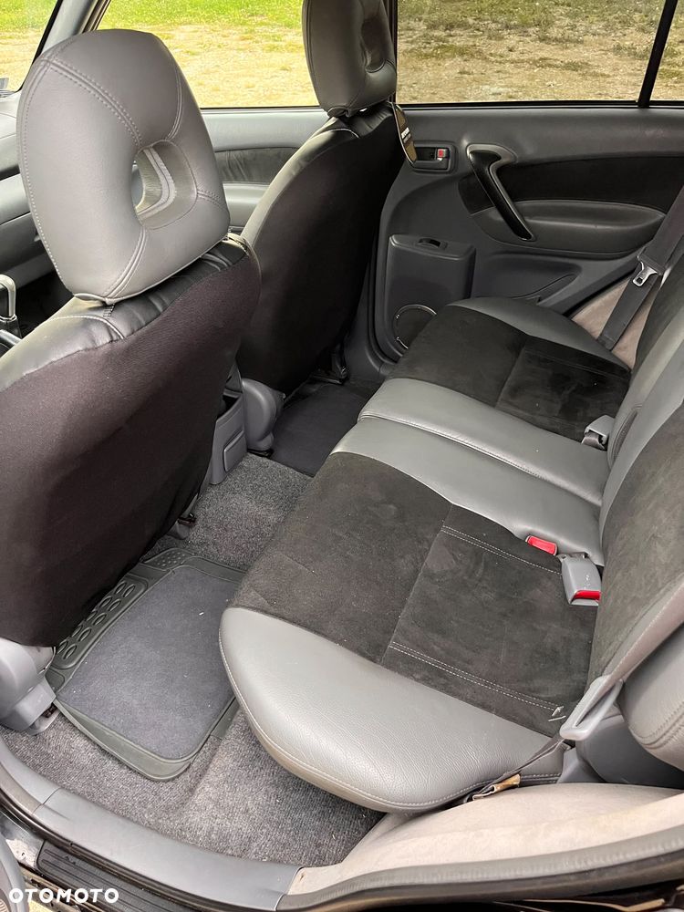 Toyota RAV4 2.0 D-4D 4x4 - 7