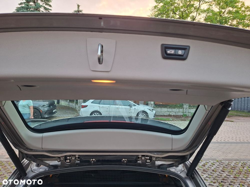 BMW Seria 3 318d - 5