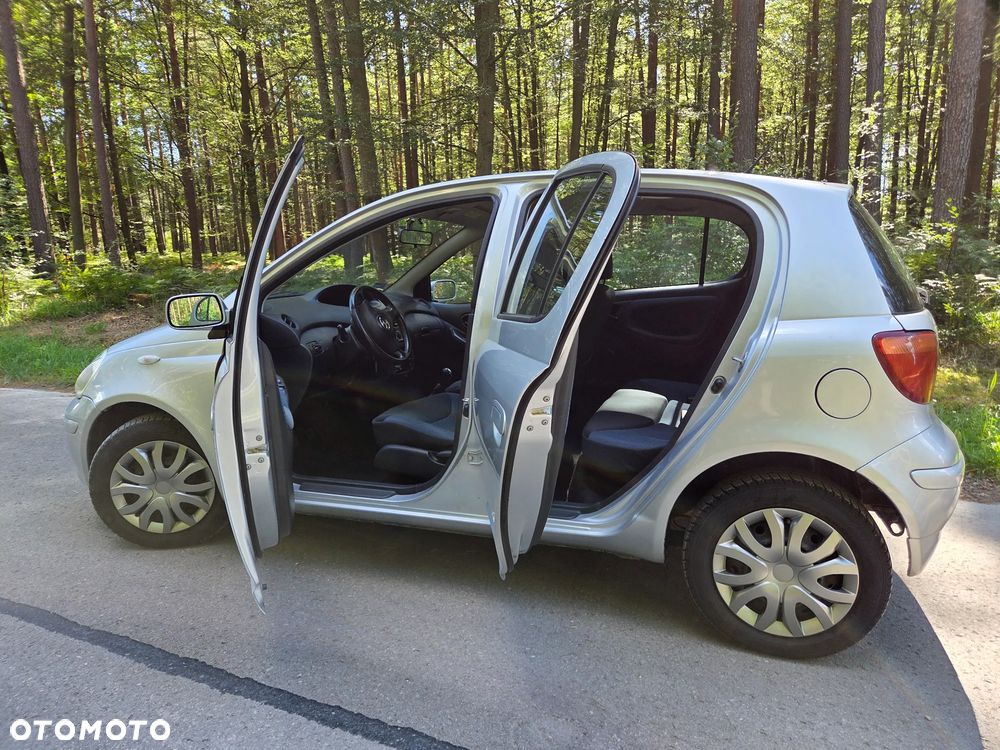 Toyota Yaris 1.0 Base - 10