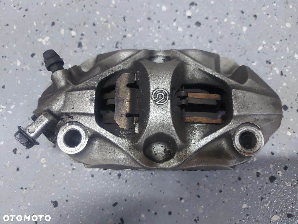 Suzuki GSXR 600 750 L1 L2 L3 L4 L5 brembo zacisk hamulcowy klocki - 2