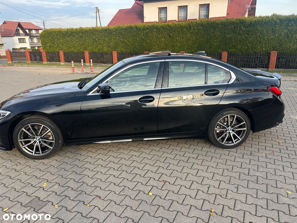 BMW Seria 3 330i xDrive M Sport - 9
