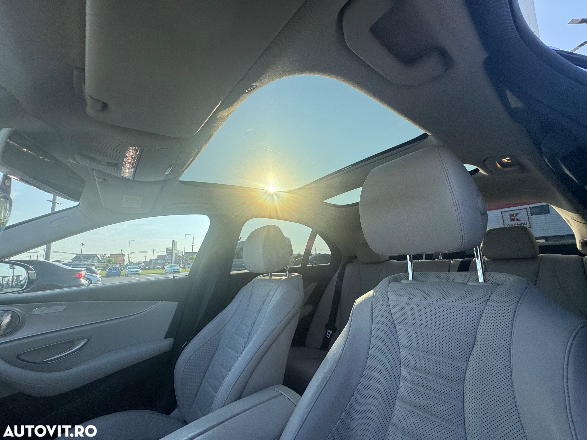 Mercedes-Benz E 220 d 4Matic 9G-TRONIC - 22
