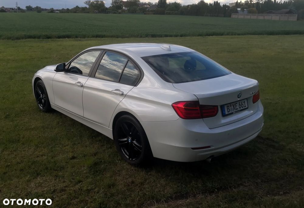BMW Seria 3 318d DPF - 5