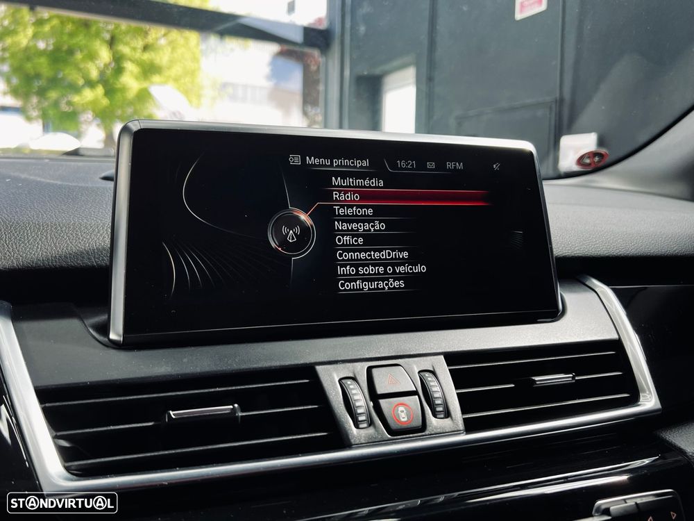 BMW 218 Active Tourer i Line Sport - 21