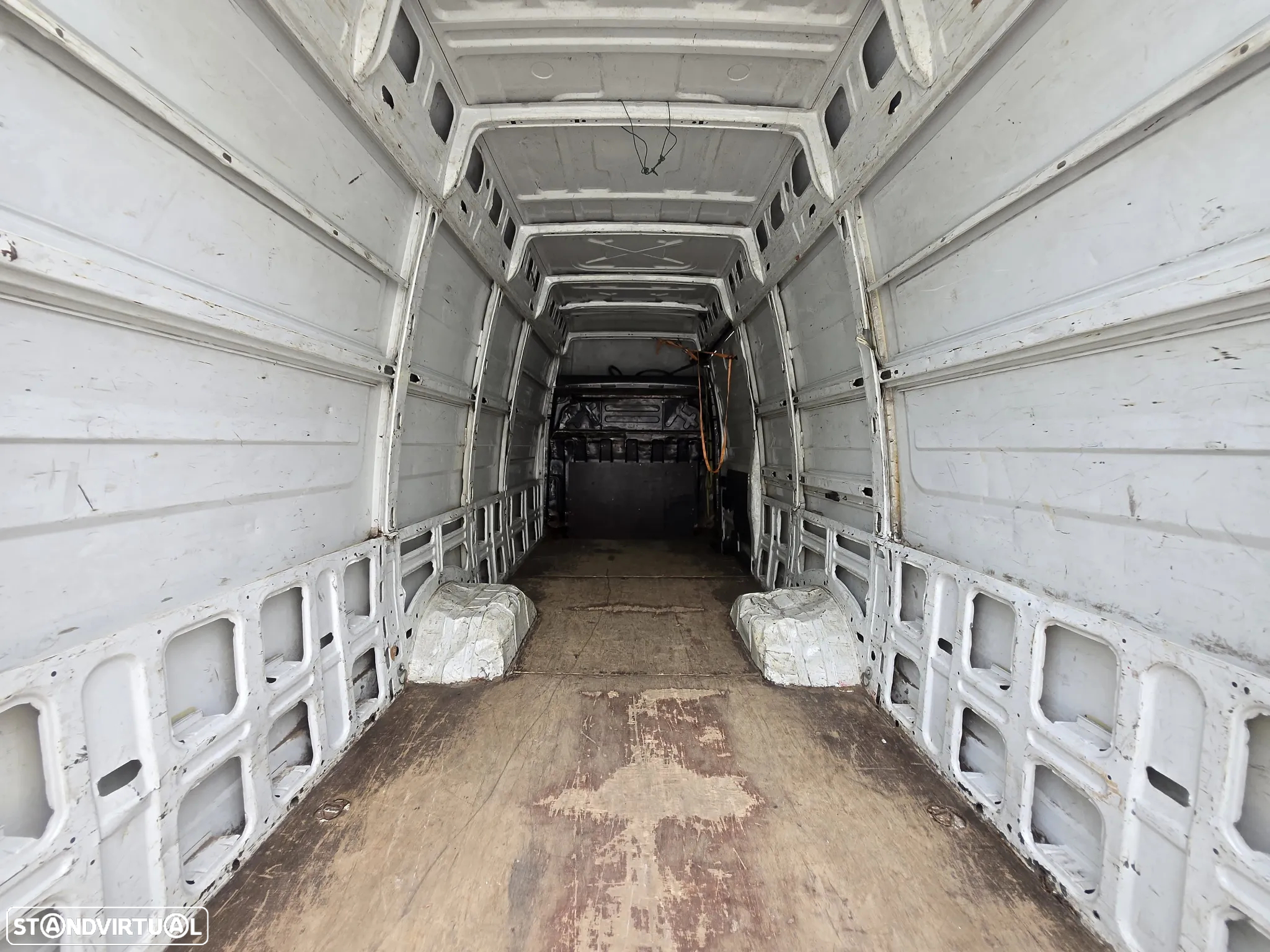 Iveco Daily Longa 35C13 2.3TD 130cv Rodado Duplo - 5