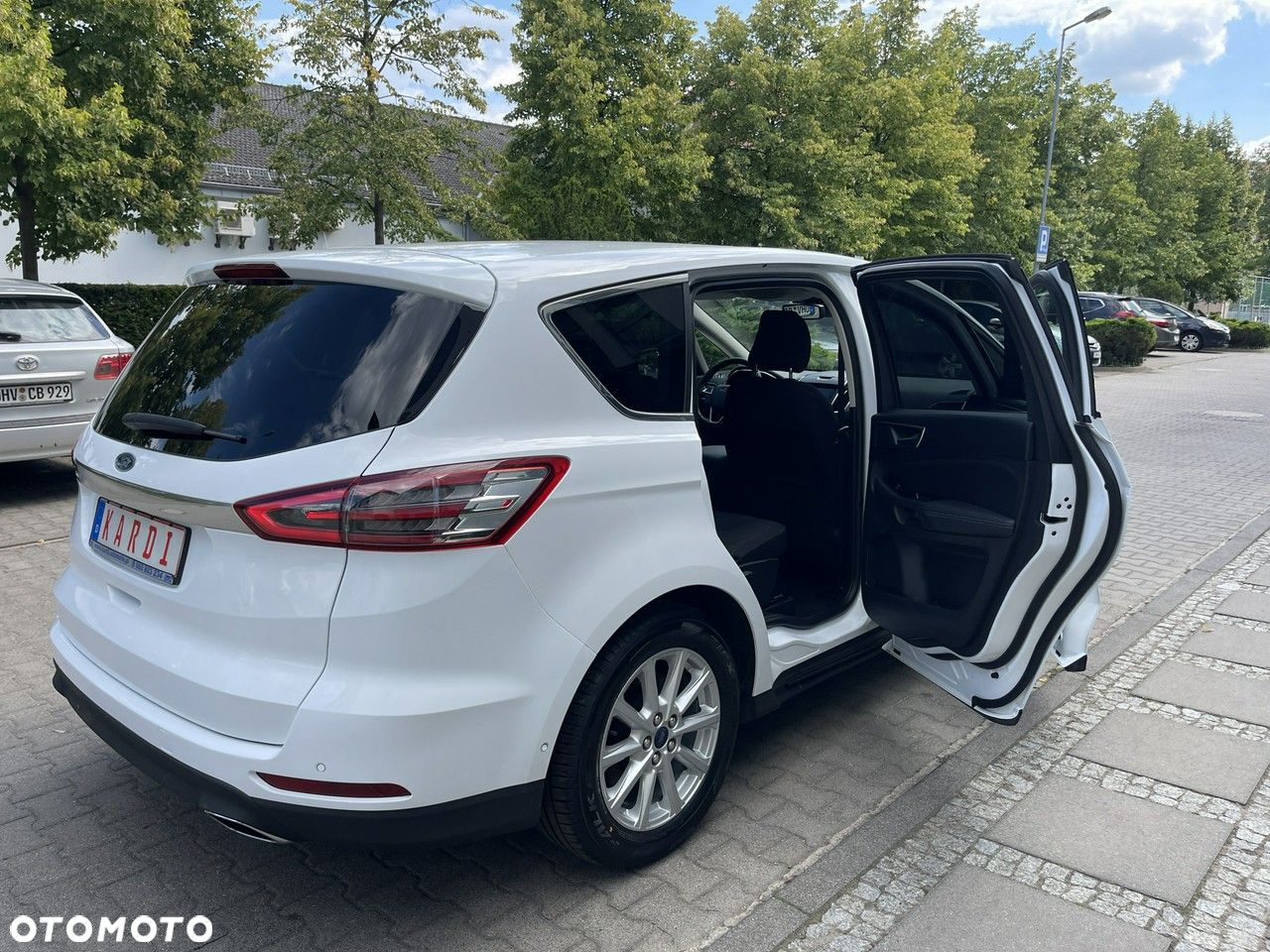 Ford S-Max - 16