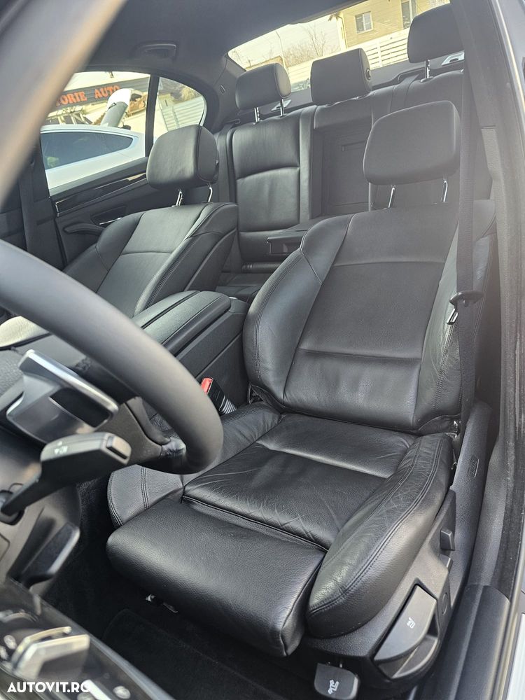 BMW Seria 5 520d Sport-Aut. - 24