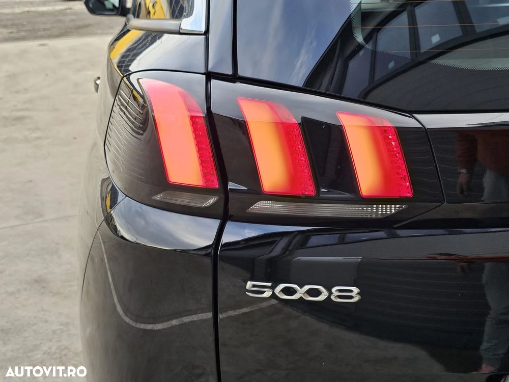 Peugeot 5008 PureTech 130 EAT8 Stop & Start Allure Pack - 9