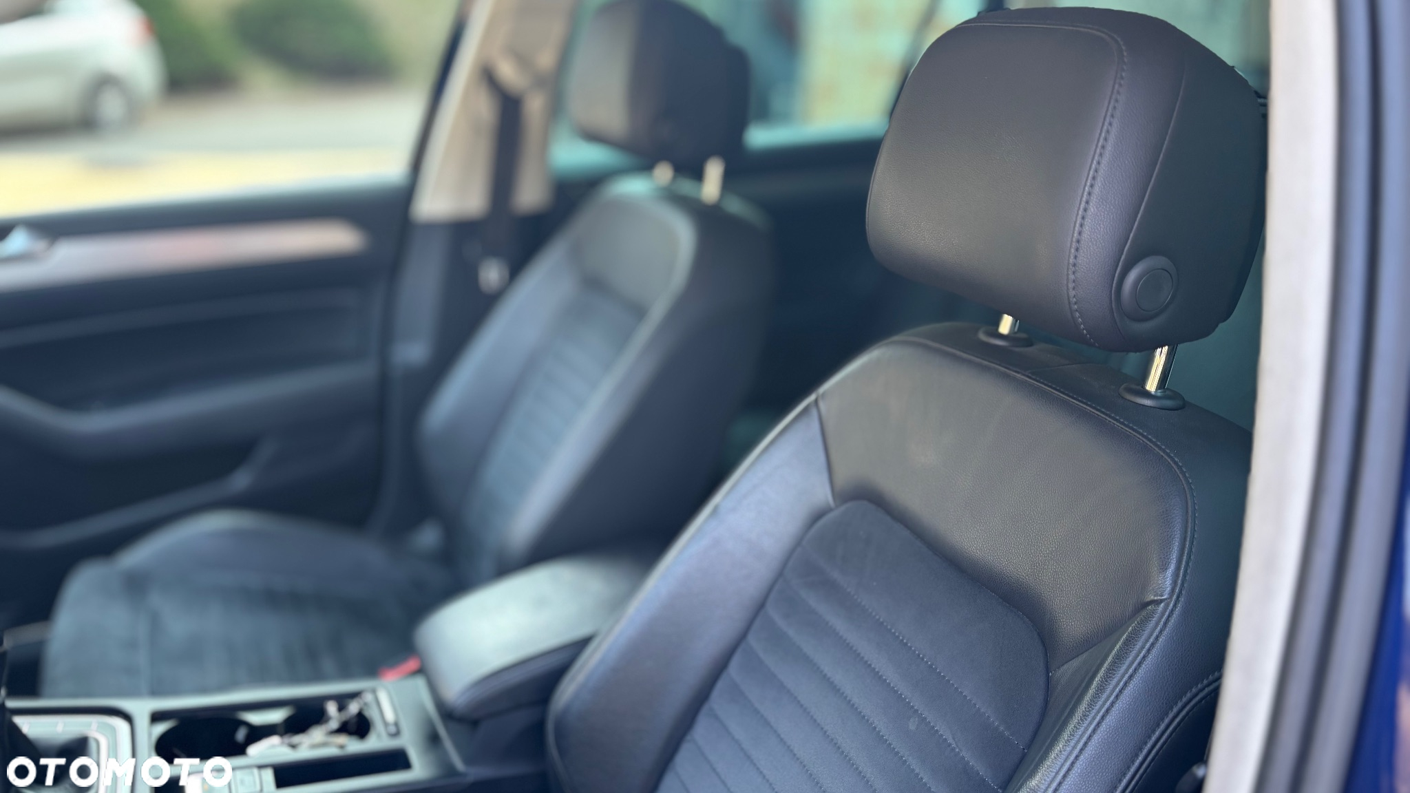 Volkswagen Passat Variant 2.0 TDI SCR BlueMotion Highline - 18