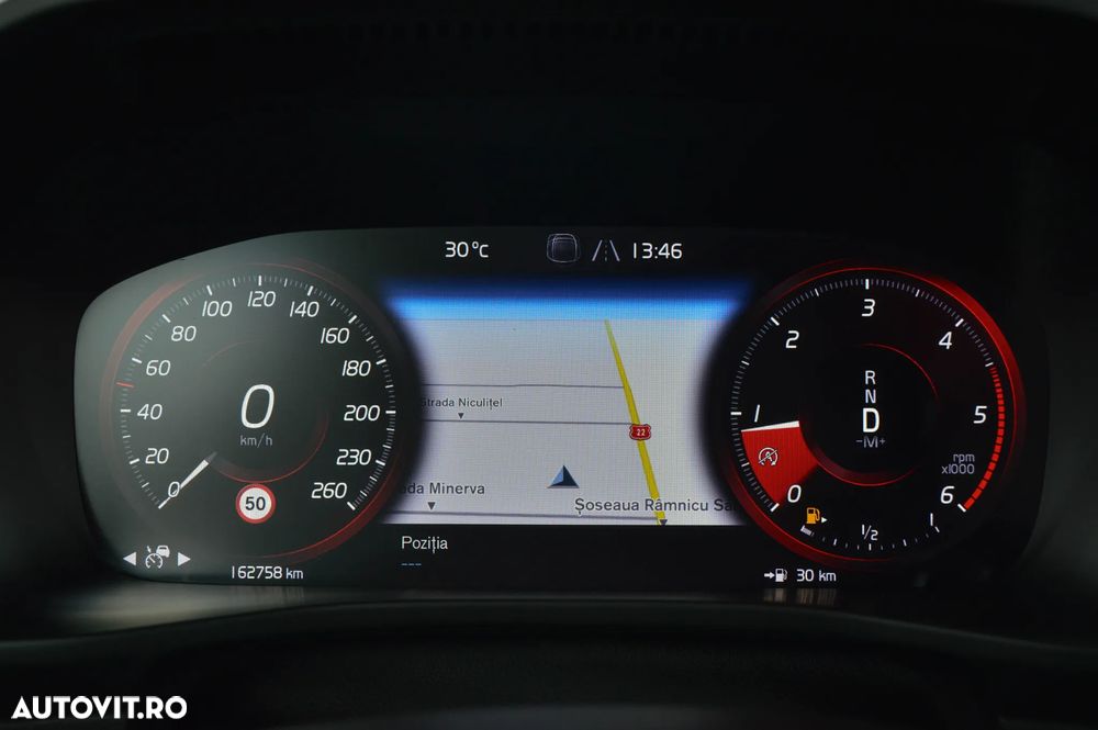 Volvo XC 40 D4 AWD R-Design - 6