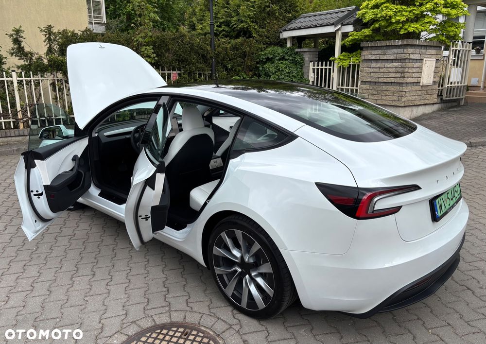 Tesla Model 3 - 7