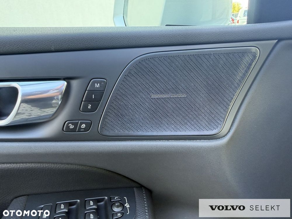 Volvo V60 Cross Country - 14