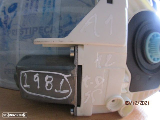 Motor Elevador Vidro 8K0959811A AUDI A1 2012 TD AUDI A1 SPORTBACK 8X FASE 2  2017 1.6TDI 115CV 5P PRETO TD - 4