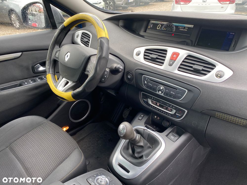 Renault Scenic 1.6 16V 110 Dynamique - 23