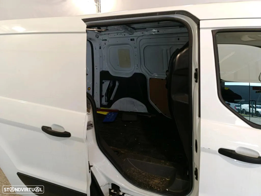 Ford TRANSIT CONNECT 3 LUG. - 4