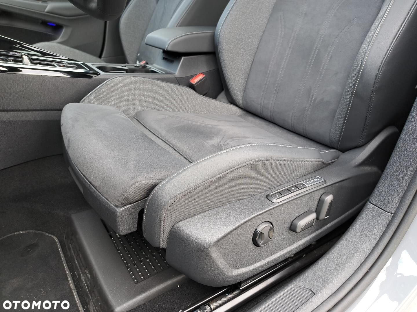 Volkswagen Golf - 12