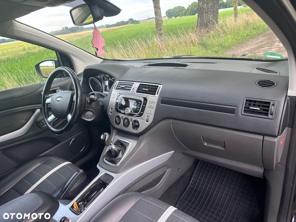 Ford Kuga - 30