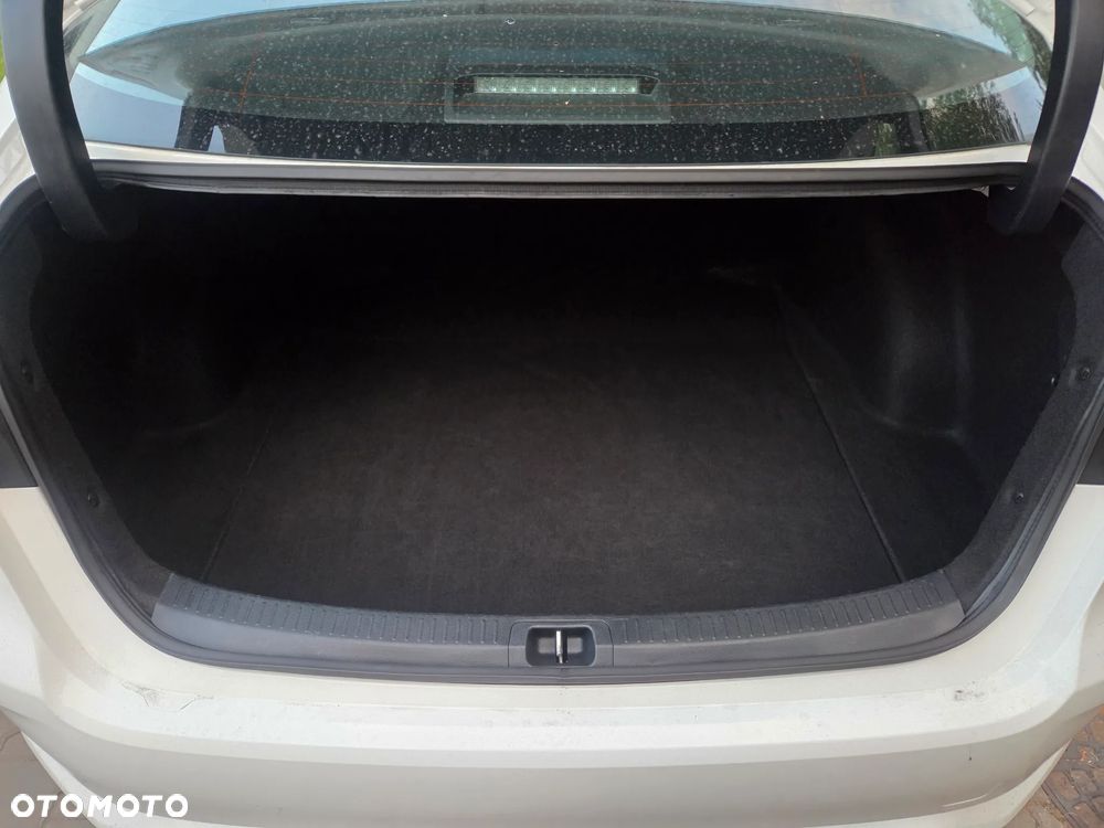 Toyota Corolla 1.6 Premium - 16