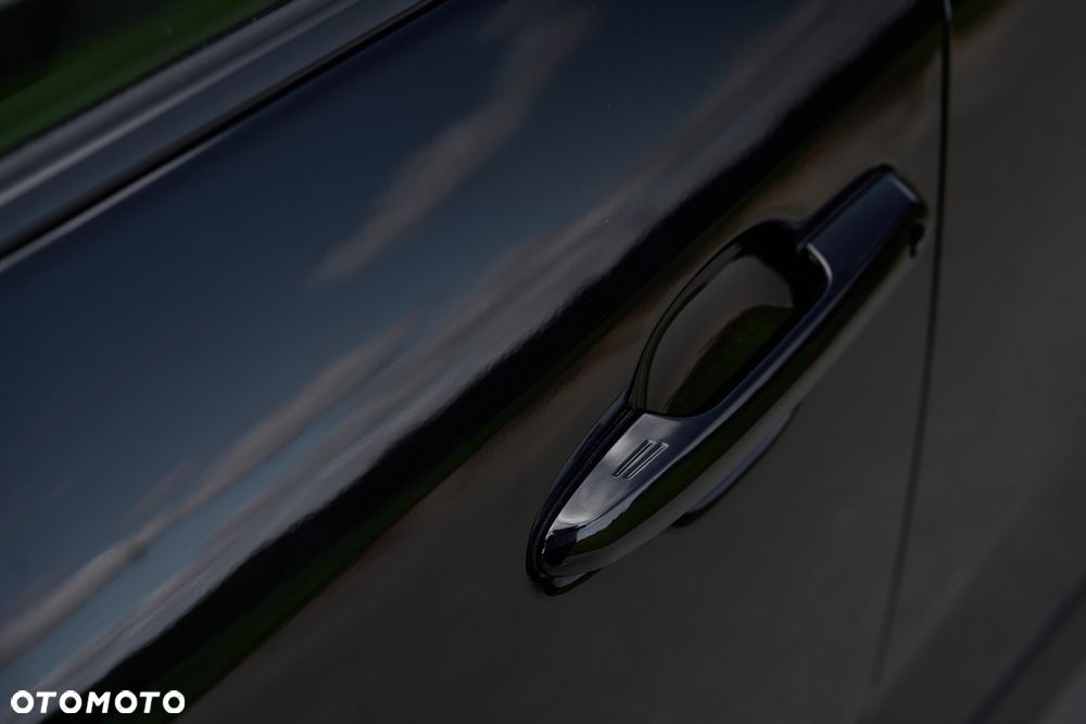 Toyota RAV4 2.5 Hybrid Black Edition by JBL 4x4 - 14