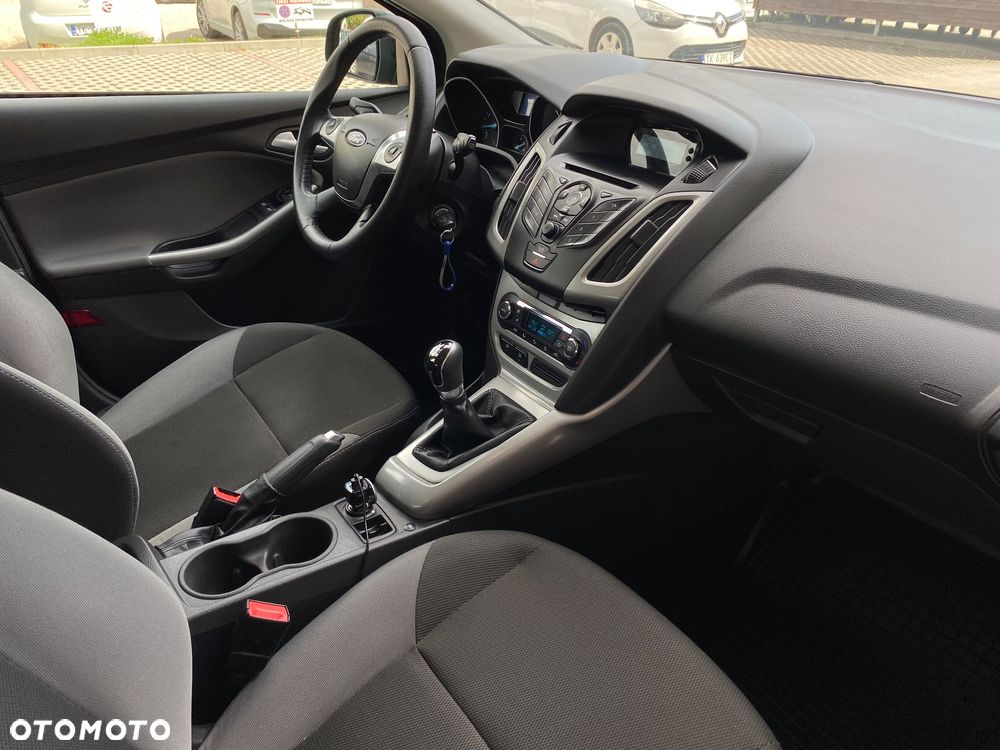 Ford Focus 1.6 Gold X (Trend) - 32