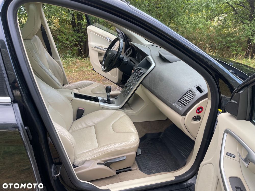 Volvo XC 60 D5 AWD Kinetic - 17