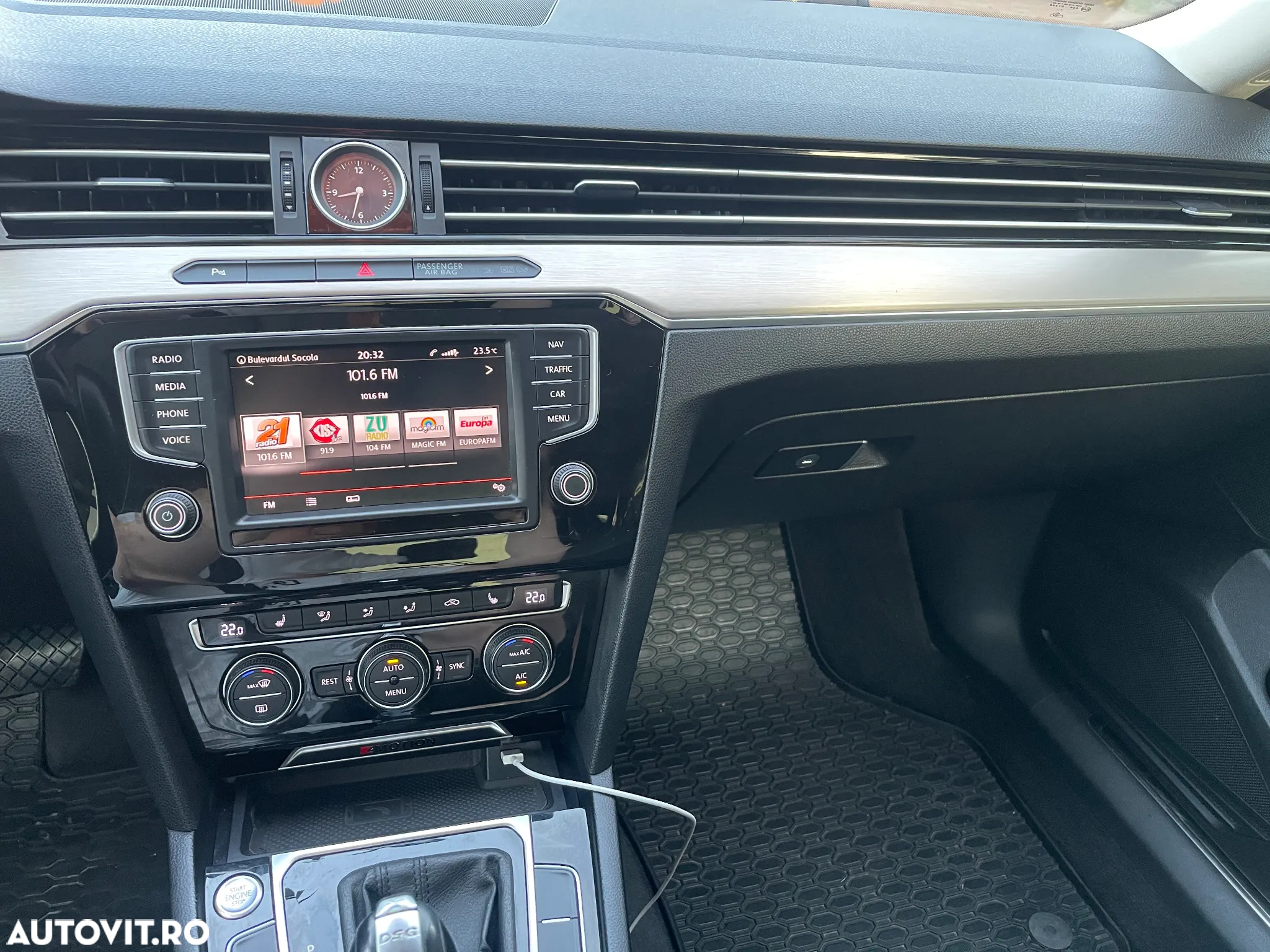Volkswagen Passat 2.0 TDI DSG 4Motion Highline - 9