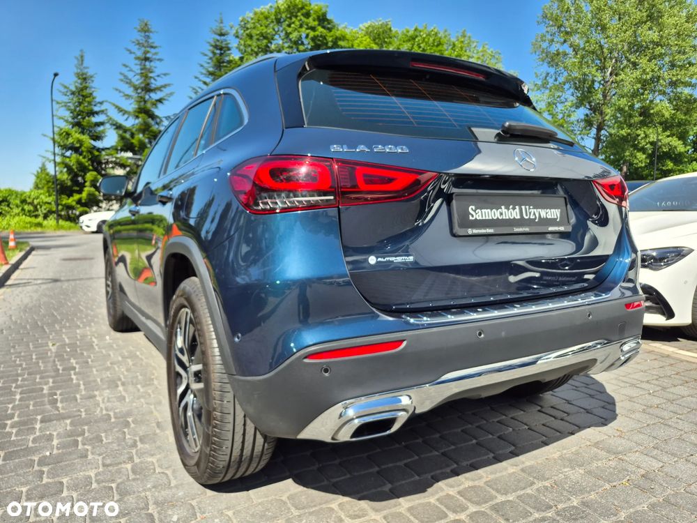 Mercedes-Benz GLA - 10
