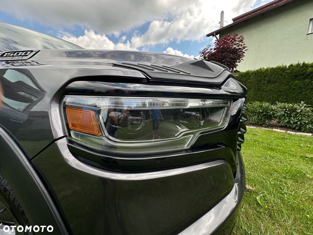 RAM 1500 5.7 Crew Cab Bighorn - 12