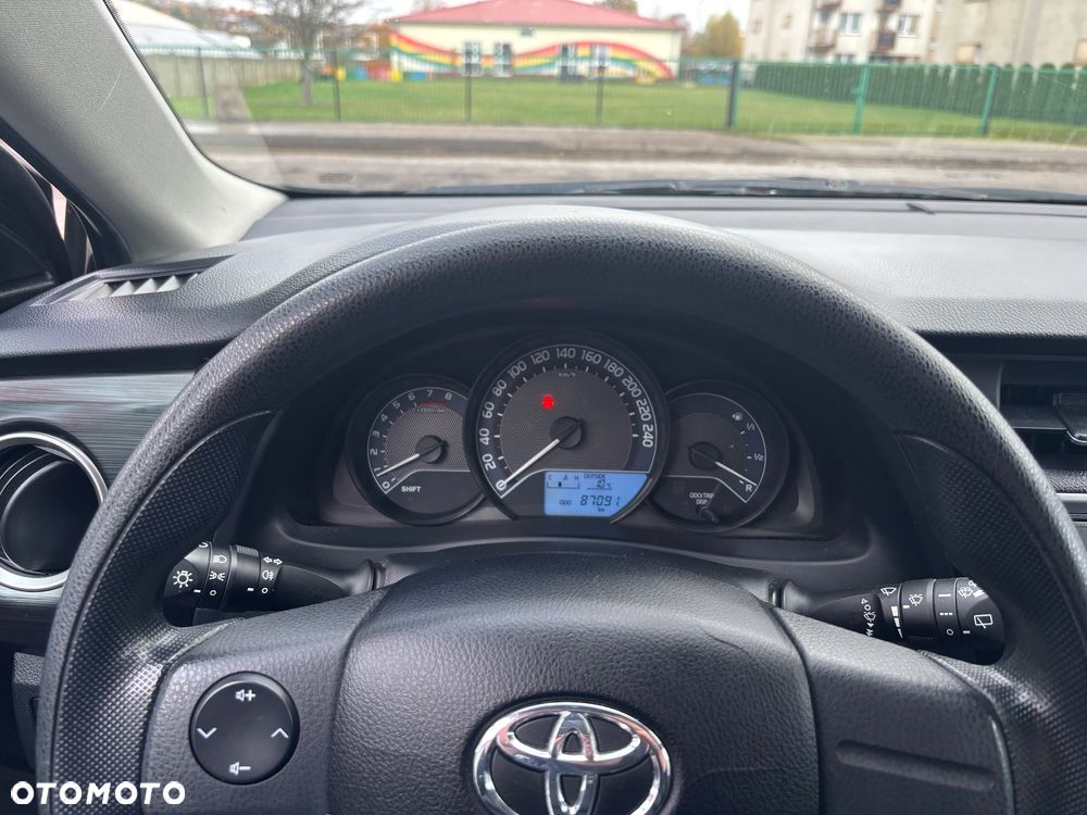 Toyota Auris - 16