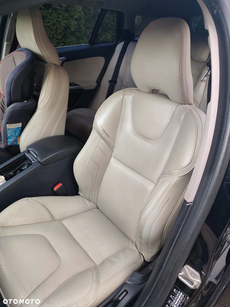 Volvo V60 D4 Drive-E Ocean Race - 14