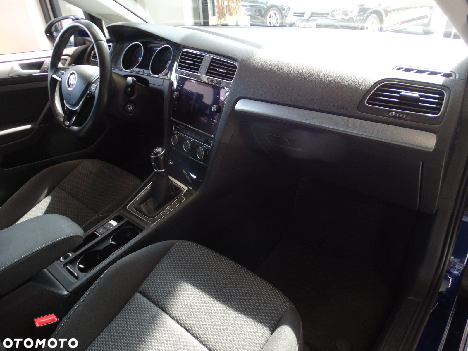 Volkswagen Golf - 16