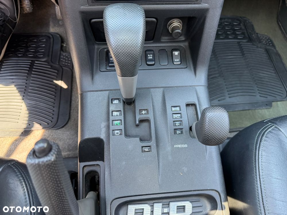 Mitsubishi Pajero 3.2 DI-D Edition 20 - 16