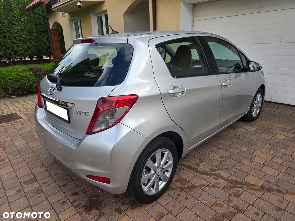 Toyota Yaris 1.33 VVT-i Executive - 4