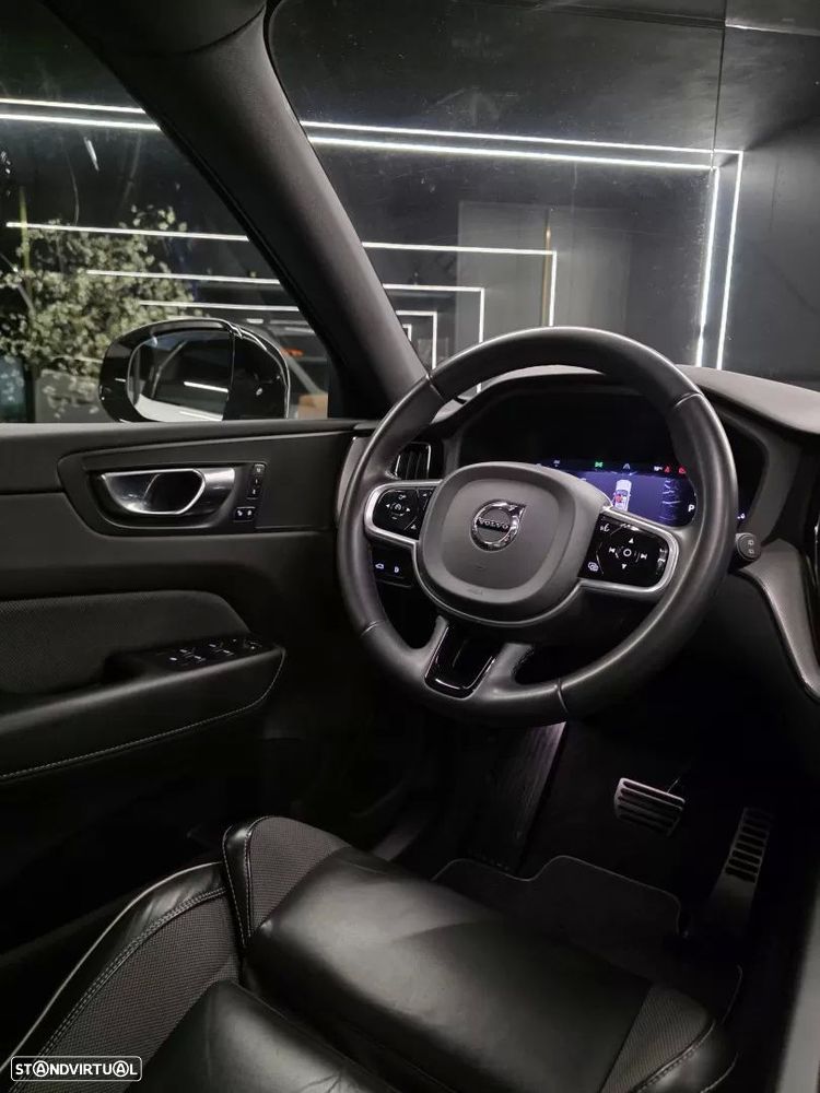 Volvo XC 60 2.0 T6 PHEV R-Design AWD - 25